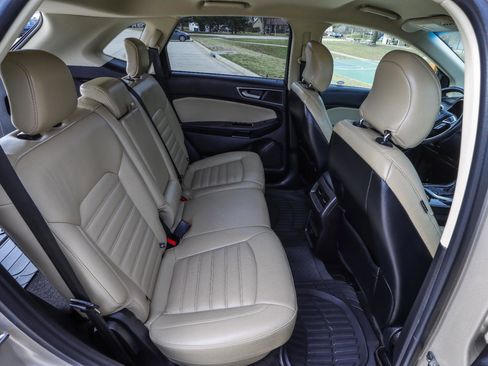 Used 2017 Ford Edge SEL w/ Equipment Group 201A image 38