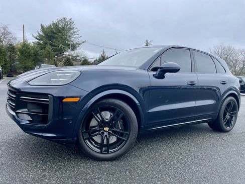 Used 2024 Porsche Cayenne Turbo image 36