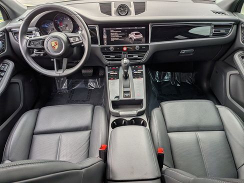Certified 2025 Porsche Macan image 24