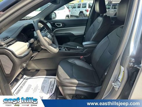 Used 2023 Jeep Compass Limited w/ Sun and Sound Group AWD/4WD image 17