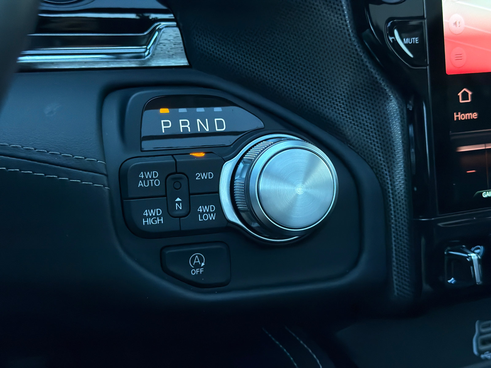 Used 2025 RAM 1500 Limited AWD/4WD image 29