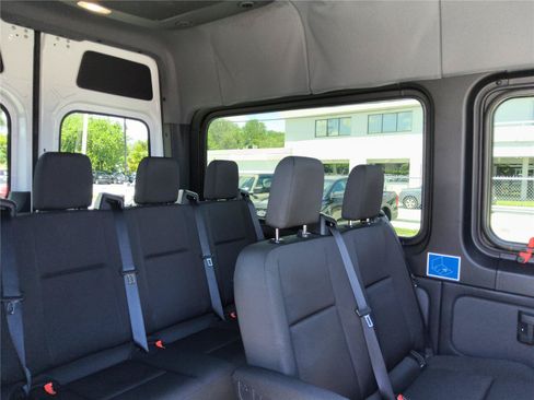 Used 2019 Mercedes-Benz Sprinter 2500 image 19