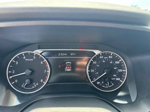 Used 2025 Nissan Rogue SV AWD/4WD image 11