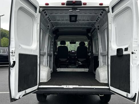 Used 2025 RAM ProMaster 2500 w/ Convenience Group FWD image 13