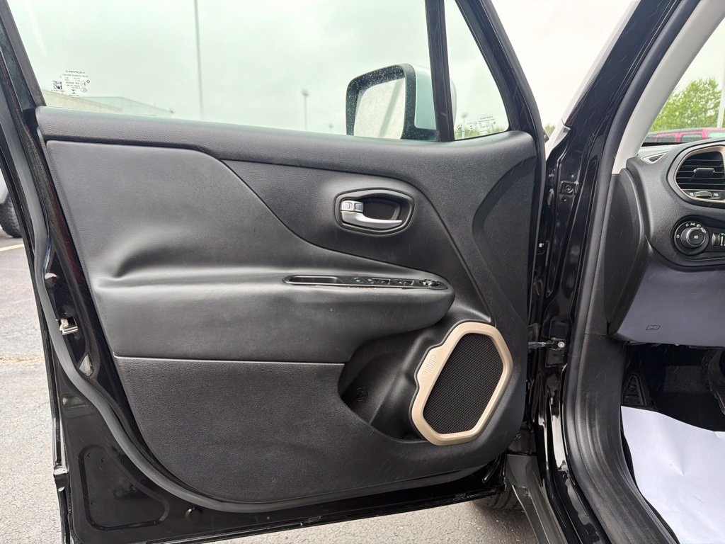 Used 2015 Jeep Renegade Limited AWD/4WD image 14