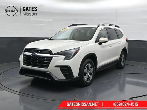 Used 2025 Subaru Ascent Premium AWD/4WD image 3