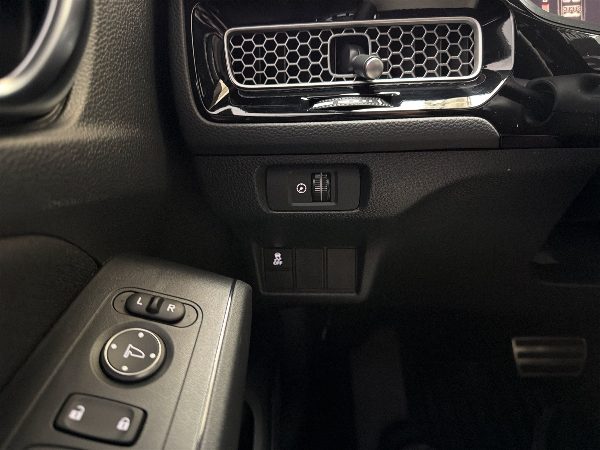 Used 2025 Honda Civic Sport image 24