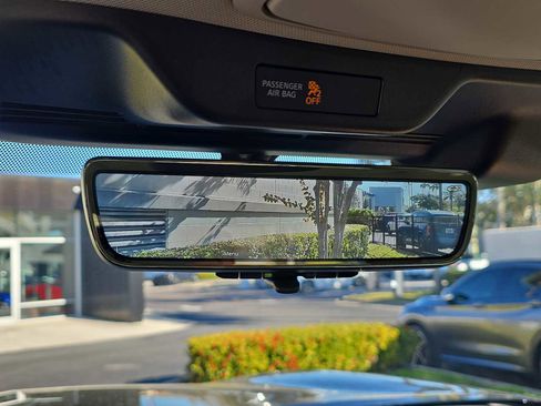 Certified 2025 INFINITI QX80 Sensory image 21