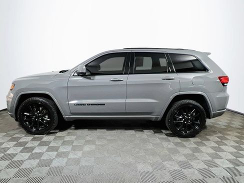 Used 2021 Jeep Grand Cherokee Laredo X AWD/4WD image 4
