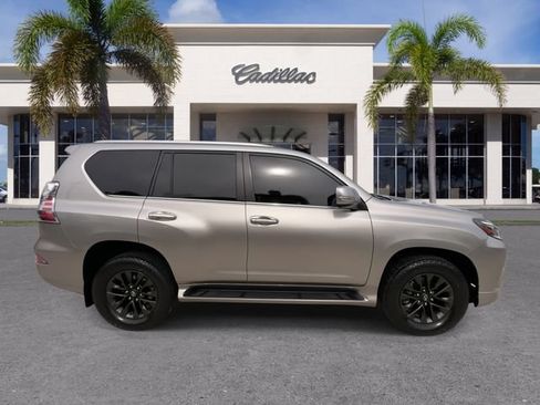 Used 2022 Lexus GX 460 Premium w/ Premium Package AWD/4WD image 16