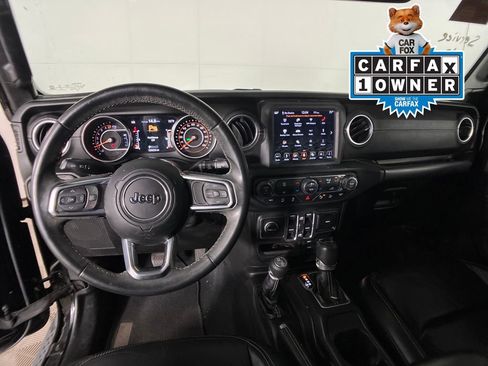 Used 2018 Jeep Wrangler Unlimited Sahara image 8