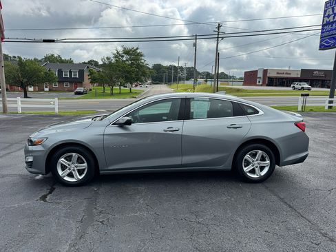 Used 2024 Chevrolet Malibu LT image 2