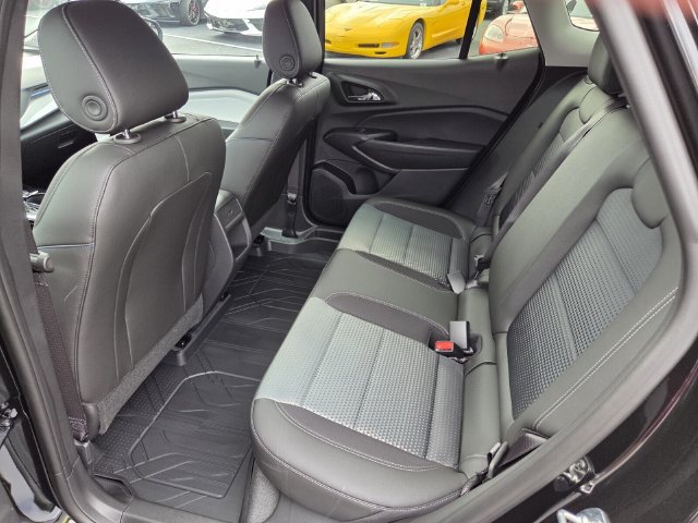 New 2026 Chevrolet Trax LT w/ Sunroof Package FWD image 7