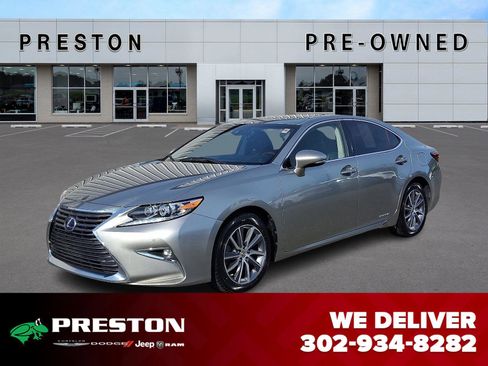 Used 2018 Lexus ES 300h image 1