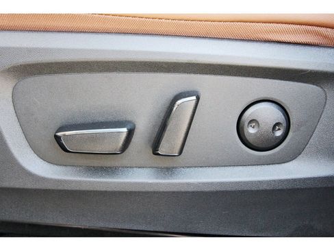 Used 2024 Nissan Pathfinder Platinum FWD image 34