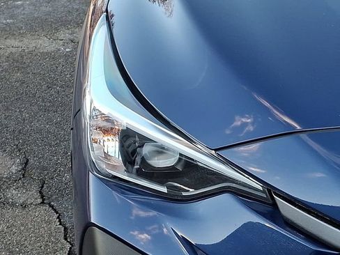 Used 2025 Subaru Crosstrek 2.0i Premium image 9