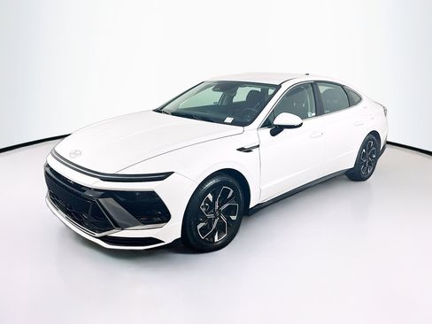 Used 2025 Hyundai Sonata SEL image 3