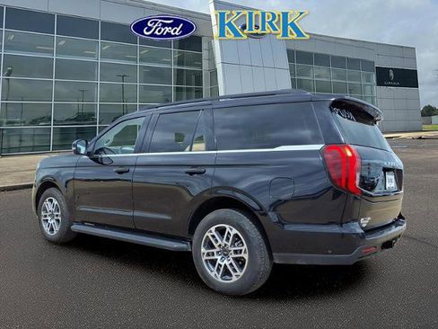 Certified 2025 Ford Expedition Active image 3