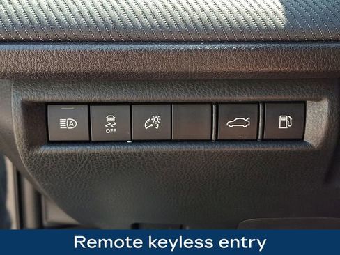 Used 2025 Toyota Camry SE w/ Convenience Package AWD/4WD image 9