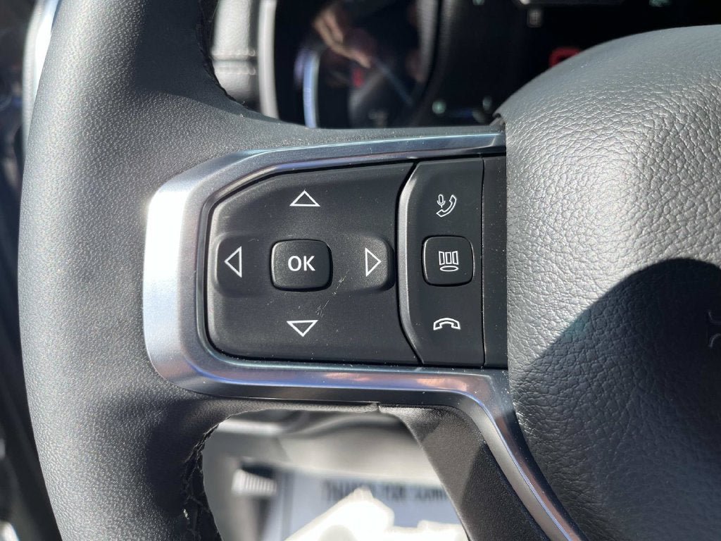Used 2025 RAM 2500 Laramie AWD/4WD image 25