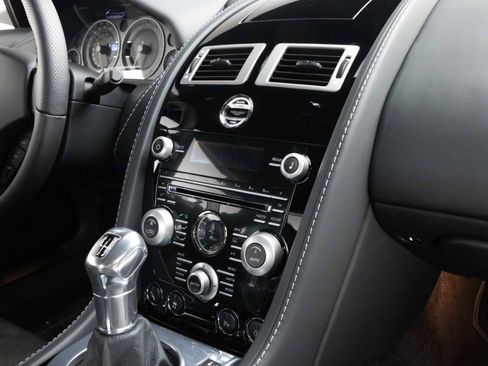 Used 2009 Aston Martin DBS Coupe RWD image 24