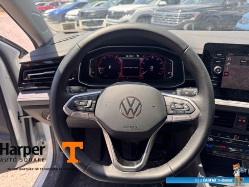 Used 2025 Volkswagen Jetta SEL FWD image 17