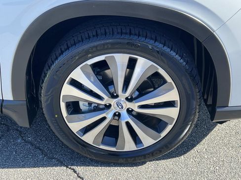 Used 2019 Subaru Ascent Limited w/ Popular Package #3 image 12