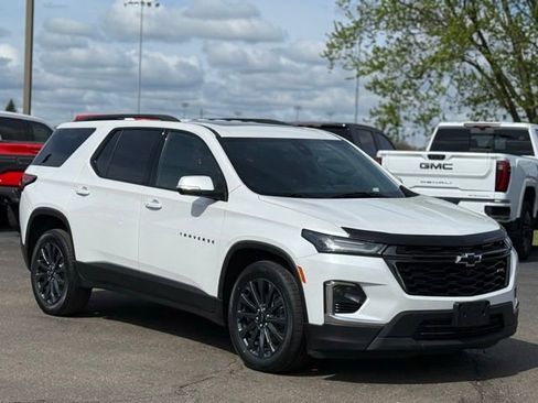 Used 2023 Chevrolet Traverse RS w/ LPO, Floor Liner Package AWD/4WD image 39