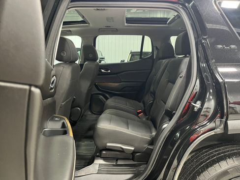 Certified 2023 GMC Acadia SLE w/ Driver Convenience Package image 11