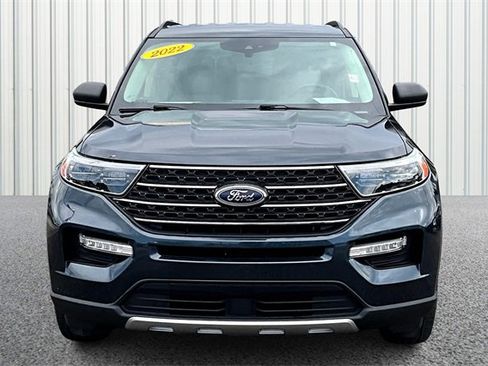 Used 2022 Ford Explorer XLT w/ Equipment Group 202A image 3