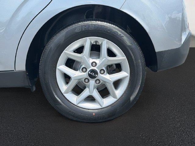 Used 2024 Kia Soul LX w/ Option Group 015 FWD image 28