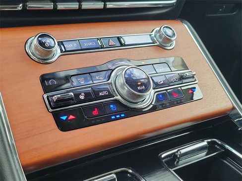 Used 2020 Lincoln Aviator Reserve w/ Equipment Group 202A image 29