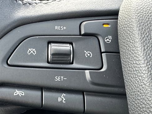 Used 2019 Cadillac XT4 Luxury w/ Cold Weather Package image 20