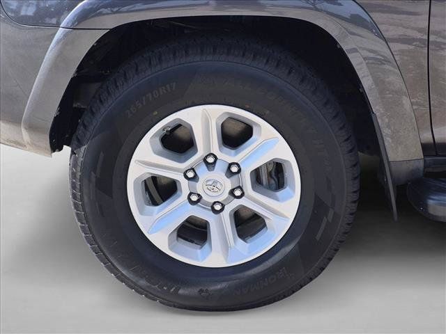 Used 2018 Toyota 4Runner SR5 RWD image 22