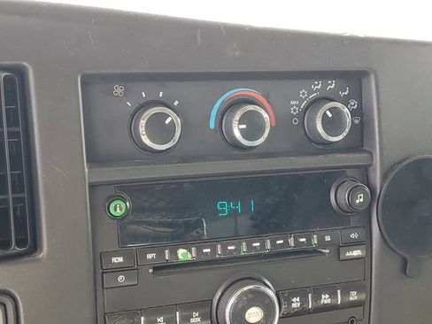 Used 2008 GMC Savana 3500 RWD image 17