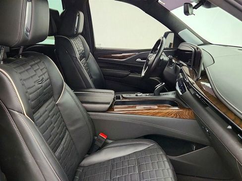Used 2023 Cadillac Escalade Sport Platinum w/ LPO, ONYX Package AWD/4WD image 23
