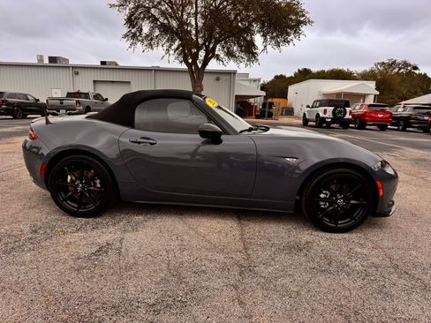 Used 2021 MAZDA MX-5 Miata Club image 10