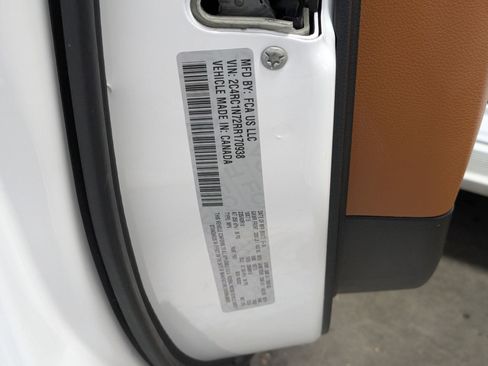 Used 2024 Chrysler Pacifica Pinnacle FWD image 26