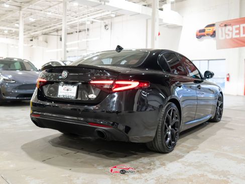 Used 2020 Alfa Romeo Giulia w/ Nero Edizione RWD image 7
