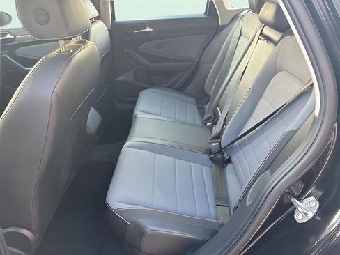 Used 2025 Volkswagen Jetta SE image 15