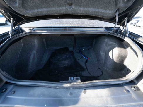 Used 2015 Dodge Challenger SXT image 26