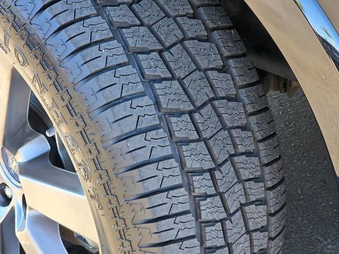 Used 2017 Ford F150 Lariat image 14