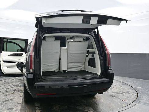 Used 2020 Cadillac Escalade ESV Platinum w/ Escalade Sport Edition AWD/4WD image 57