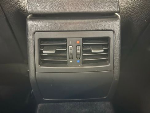 Used 2011 BMW 335i xDrive Sedan image 34