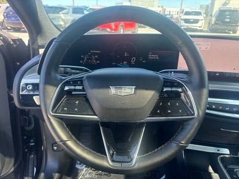 Certified 2024 Cadillac Lyriq Luxury AWD/4WD image 9