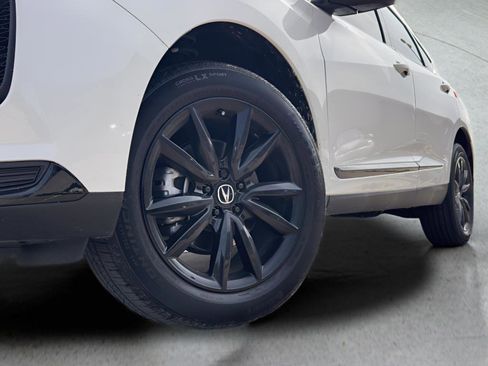 Used 2025 Acura RDX SH-AWD image 9