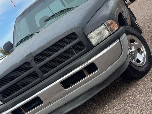 Used 2001 Dodge Ram 1500 Truck 2WD Regular Cab image 2