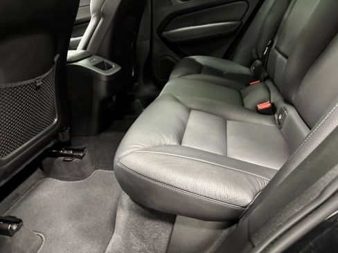 Used 2022 Volvo XC60 B5 Momentum w/ Climate Package AWD/4WD image 39