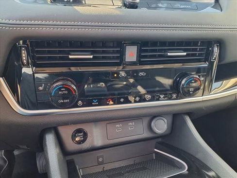 New 2025 Nissan Rogue SL w/ Tech Package image 13