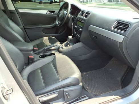 Used 2014 Volkswagen Jetta SE FWD image 24